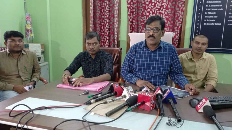 ప్రజలు అప్రమత్తంగా ఉండాలి