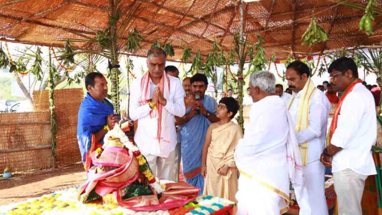 బడిపోచమ్మ దేవాలయం అద్భుతమైన పుణ్యక్షేత్రం: మంత్రి హరీశ్ రావు