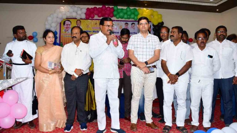 అన్ని మతాలకు అండగా ఉంటాం: మంత్రి నిరంజన్ రెడ్డి