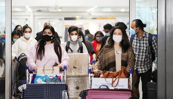 ప్రభుత్వ ఉపాధ్యాయుల విమర్శలపై ఢిల్లీ ప్రభుత్వం వెనక్కి తగ్గింది