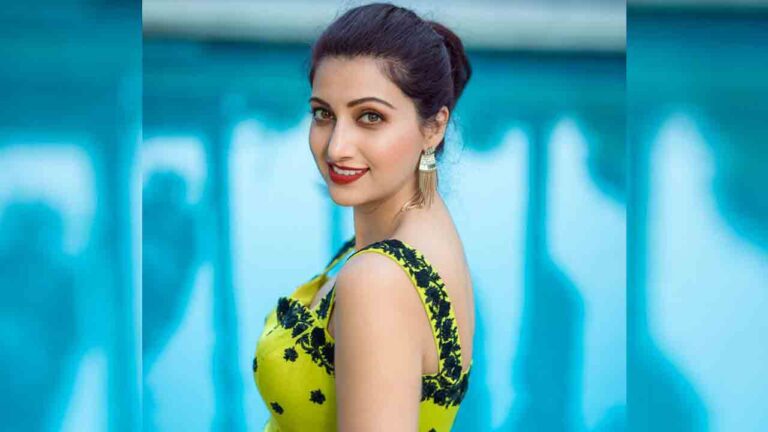 హంస నందిని నేను మళ్ళీ పుట్టాను