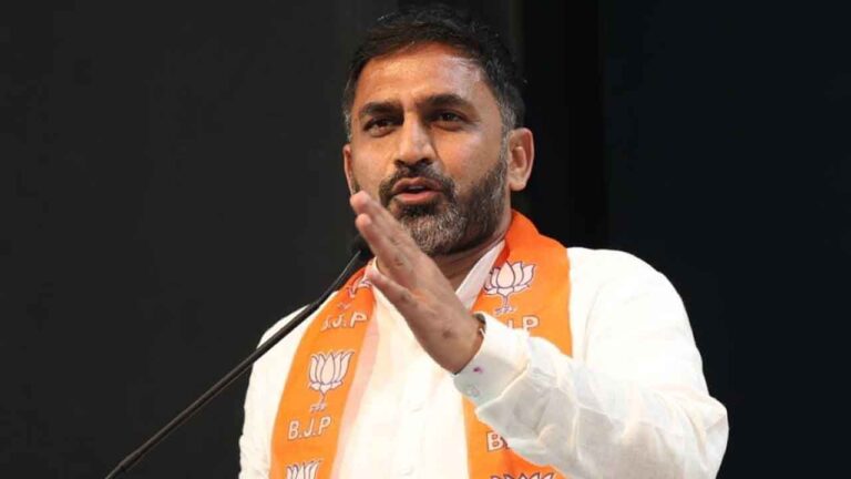 పని లేదు ఓటు వేయకండి |మీరు ఓటు వేస్తేనే మీ కోసం పనులు చేస్తారు.. అంటూ ముస్లింలను బెదిరించిన బీజేపీ ఎమ్మెల్యే