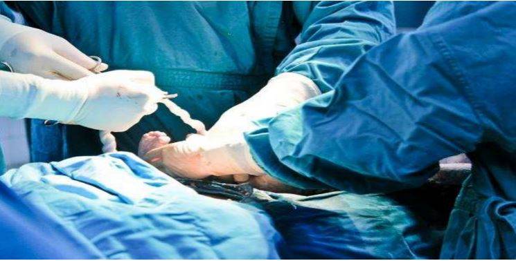 ఆపరేషన్ని మధ్యలో ఆపేసిన వైద్యుడు