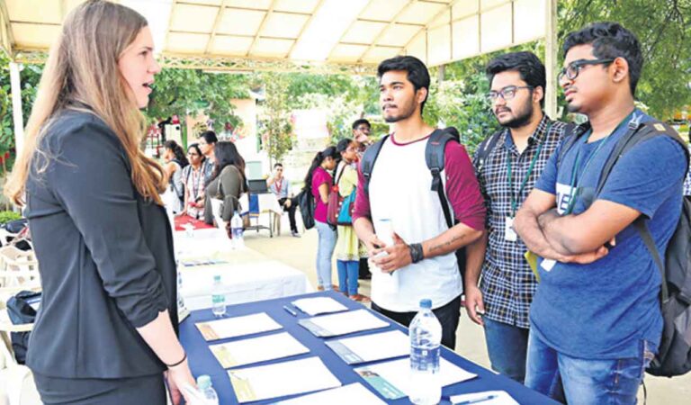 Destination US: Contact information students should keep at US universities