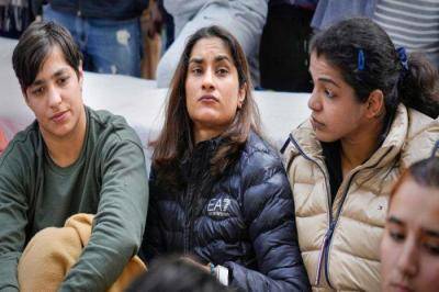 భారత రెజ్లర్ నిరసనను విడిచిపెట్టాడు – T News Telugu