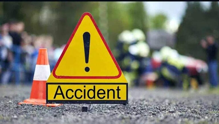 దుండిగల్లో డీసీఎం బోల్తా.. ఇద్దరు మృతి