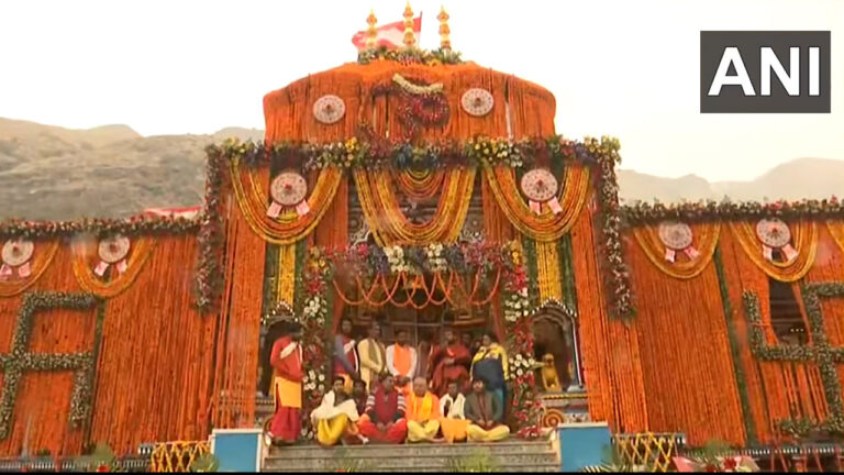 బద్రీనాథ్ ఆలయం తెరిచి.. 15 పుష్పాలతో అలంకరణ – నమస్తే తెలంగాణ
