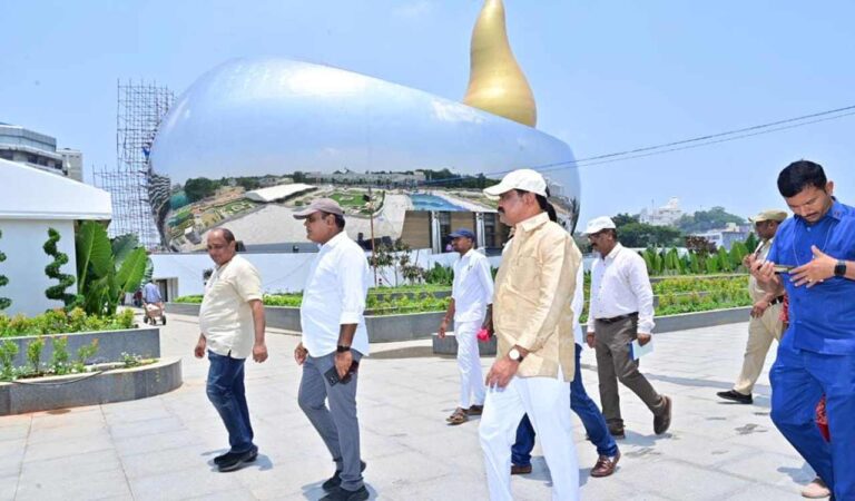 Minister Vemula Prashanth Reddy inspected the project of the Martyrs Memorial Hall