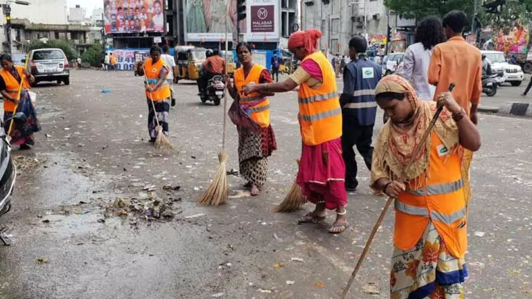 జీతాల పెంపు |పారిశుద్ధ్య కార్మికులకు ప్రభుత్వం మే డే కానుక..! వేతనాలు పెంచుతూ ఉత్తర్వులు జారీ చేయండి..- నమస్తే తెలంగాణ