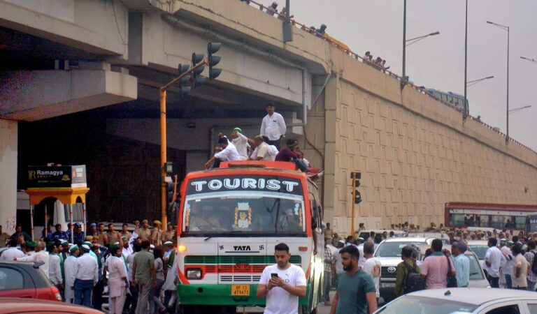 Delhi’s ‘Mahila Maha Panchayat’: Farmer leader detained in Haryana