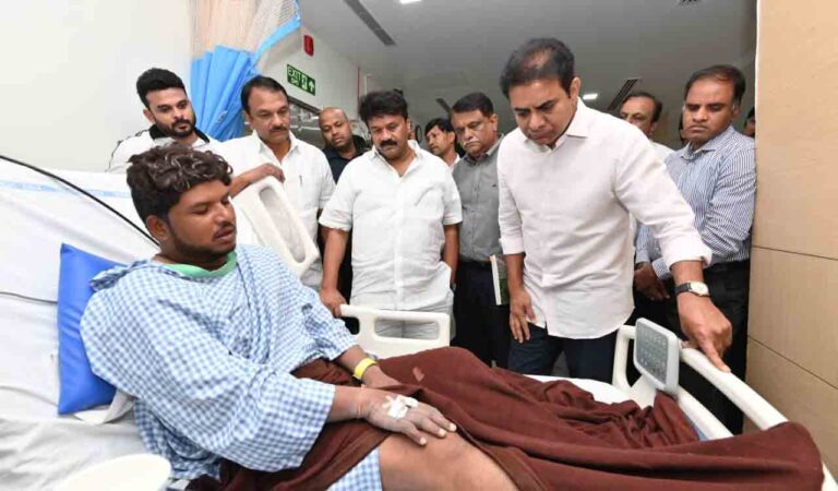 Mayor KTR visits those injured in flyover accident
