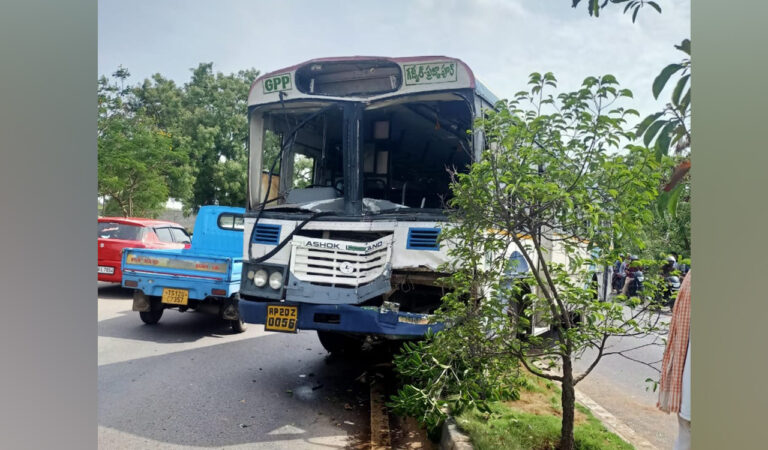RTC bus hits DCM van in Siddipet, 10 injured