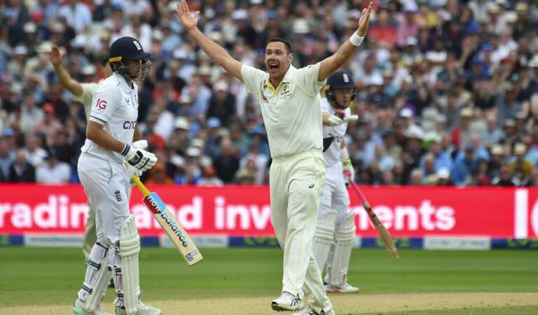 Ashes, first Test: Rain halts game early as England lead 28/2 on Day 3