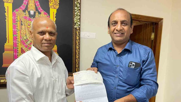 బర్డ్ ట్రస్ట్-నమస్తే తెలంగాణకు హైదరాబాద్ న్యాయవాది రూ.10 లక్షలు విరాళం ఇచ్చారు