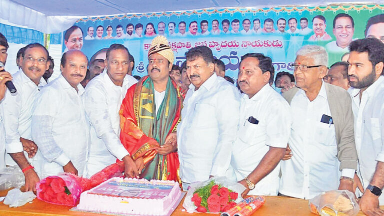 కార్మిక పక్షపాతి సీఎం కేసీఆర్-నమస్తే తెలంగాణ