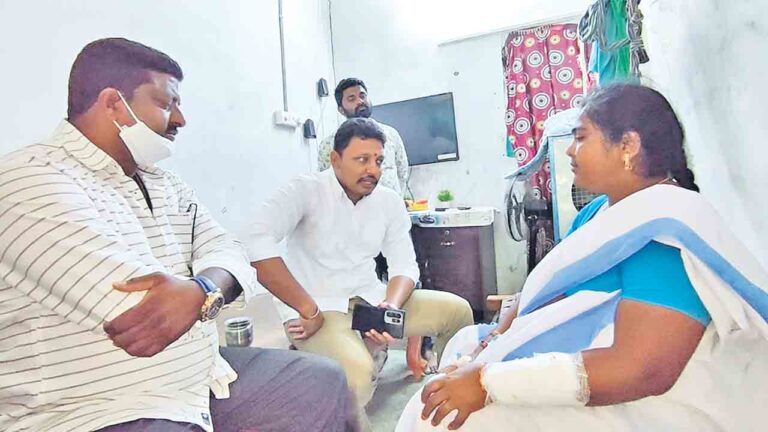 కాంగ్రెస్ నాయకుడి వేధింపులు.. ఆశా వర్కర్ ఆత్మహత్యాయత్నం-Namasthe Telangana