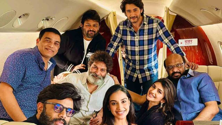 Guntur Kaaram | స్పెషల్ ప్లైట్లో గుంటూరు కారం టీం.. ట్రెండింగ్లో స్టిల్-Namasthe Telangana