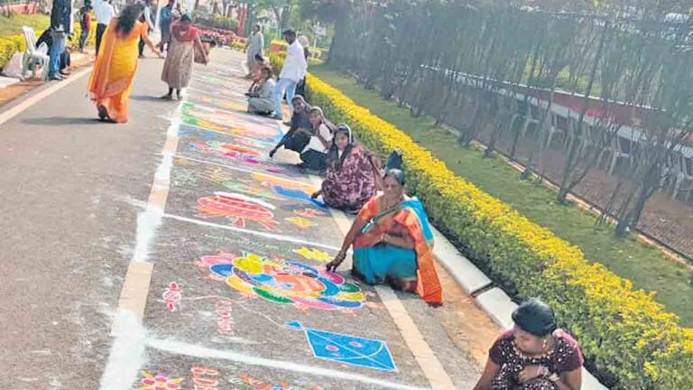 రాష్ట్రపతి నిలయంలో రంగుల హరివిల్లు-Namasthe Telangana