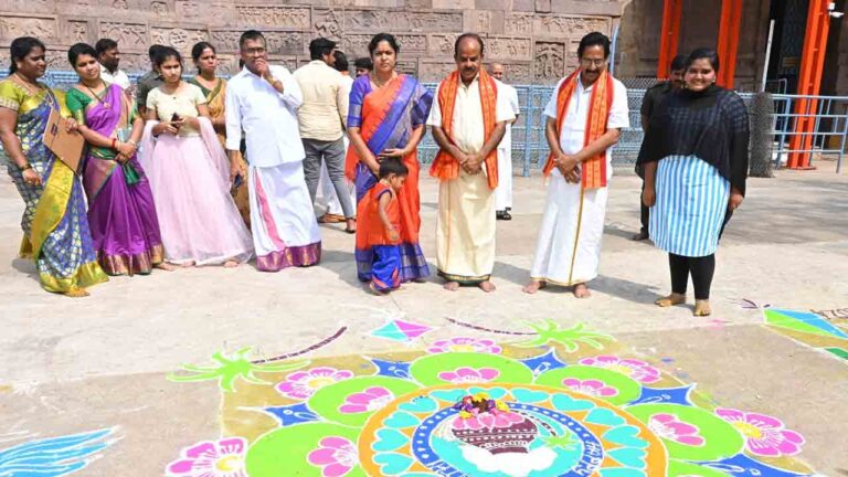 Srisailam Temple | శ్రీశైలం ఆలయంలో ఘనంగా సంక్రాంతి ముగ్గుల పోటీలు-Namasthe Telangana