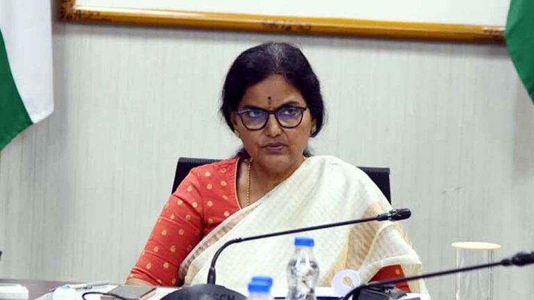 Republic Day | గణతంత్ర వేడుకలపై సీఎస్ శాంతికుమారి సమీక్ష-Namasthe Telangana