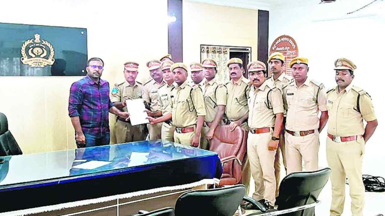 ఎస్పీ గౌష్ఆలంపై చర్యలు తీసుకోవాలి-Namasthe Telangana