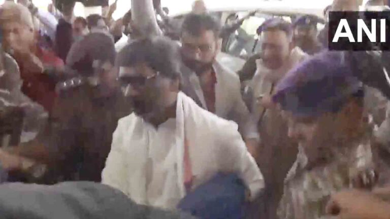 Hemant Soren | మరికాసేపట్లో బలపరీక్ష.. భారీ భద్రత మధ్య అసెంబ్లీకి చేరుకున్న హేమంత్ సోరెన్-Namasthe Telangana