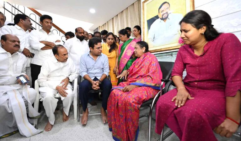 KT Rama Rao visits MLA Lasya Nanditha’s family-Telangana Today