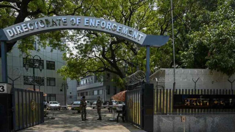 Enforcement Directorate: సీఎం కేజ్రీవాల్ పర్సనల్ సెక్రటరీ ఇంట్లో ఈడీ సోదాలు