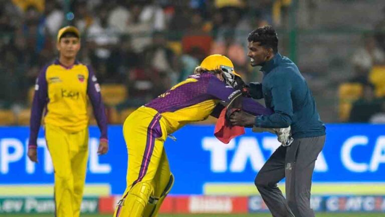 WPL 2024 | ‘మైదానంలోకి దూసుకొస్తావా.. నిన్ను ఎలా అడ్డుకుంటానో చూడు..!-Namasthe Telangana