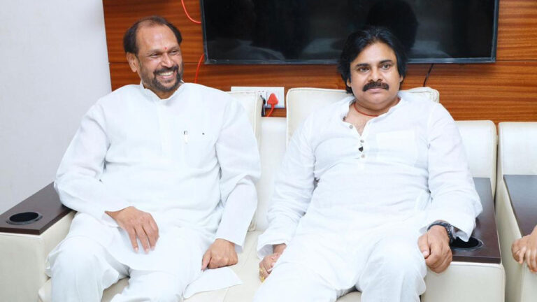 Pawan Kalyan | కొణతాల రామకృష్ణ ఇంటికి వెళ్లిన పవన్.. దాదాపు 50 నిమిషాలు భేటీ!-Namasthe Telangana